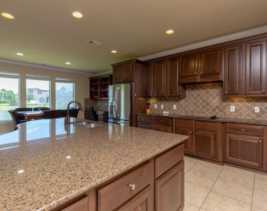 162 W Hullwood Court - Photo Thumbnail 18
