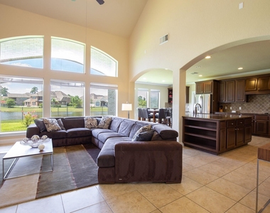 162 W Hullwood Court - Photo Thumbnail 9