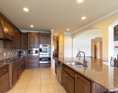 162 W Hullwood Court - Photo Thumbnail 14