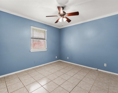 135 Navajo Circle - Photo Thumbnail 19