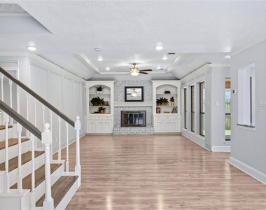 911 Montview Drive - Photo Thumbnail 17