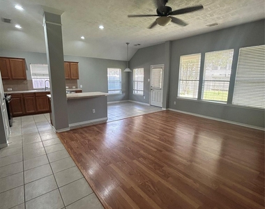 9518 Brackenton Crest Drive - Photo Thumbnail 10