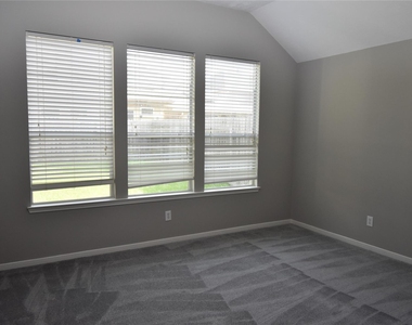 9518 Brackenton Crest Drive - Photo Thumbnail 11