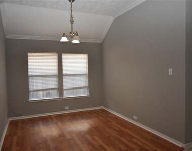 9518 Brackenton Crest Drive - Photo Thumbnail 3
