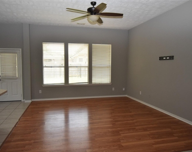 9518 Brackenton Crest Drive - Photo Thumbnail 8