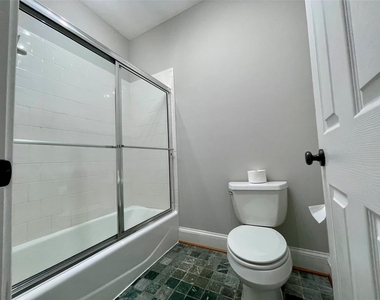 250 W Washington Street - Photo Thumbnail 8