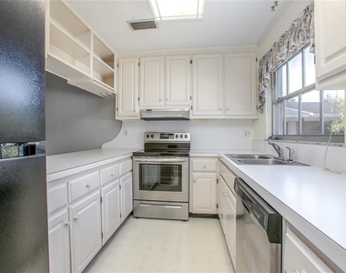 135 W Minnesota Avenue - Photo Thumbnail 5