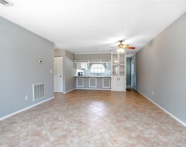 135 W Minnesota Avenue - Photo Thumbnail 1