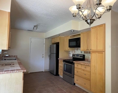 512 Galloway Avenue - Photo Thumbnail 3