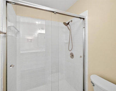 4180 Brentwood Park Circle - Photo Thumbnail 29
