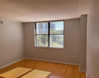 701 S Madison Avenue - Photo Thumbnail 5