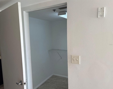 701 S Madison Avenue - Photo Thumbnail 13