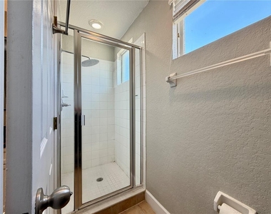 526 101st Avenue N - Photo Thumbnail 19