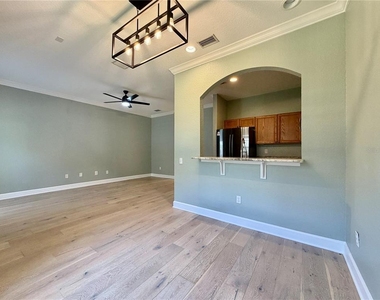 526 101st Avenue N - Photo Thumbnail 8
