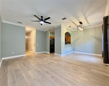 526 101st Avenue N - Photo Thumbnail 7