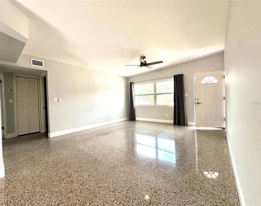 126 11th Avenue Sw - Photo Thumbnail 1