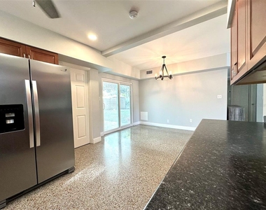126 11th Avenue Sw - Photo Thumbnail 4