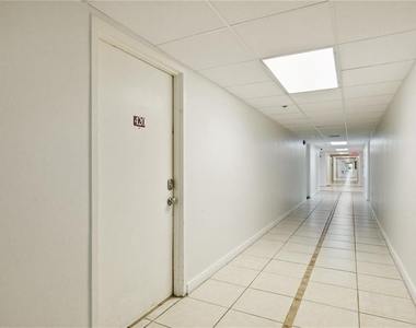 701 S Madison Avenue - Photo Thumbnail 2