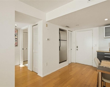 701 S Madison Avenue - Photo Thumbnail 8