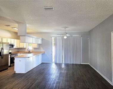 11641 59th Street N - Photo Thumbnail 19