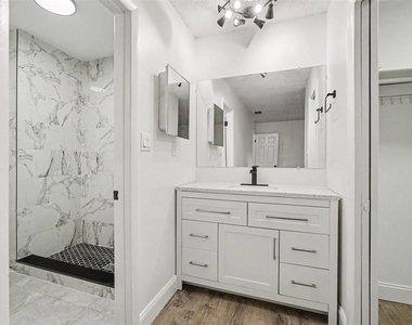9208 N Connechusett Road - Photo Thumbnail 17