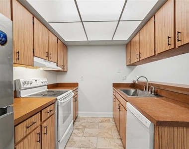 9208 N Connechusett Road - Photo Thumbnail 10