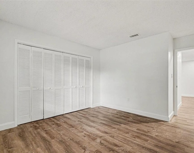 9208 N Connechusett Road - Photo Thumbnail 21