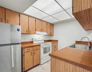 9208 N Connechusett Road - Photo Thumbnail 12