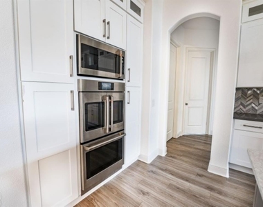 913 Buckhurst Drive - Photo Thumbnail 13