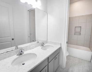 913 Buckhurst Drive - Photo Thumbnail 32