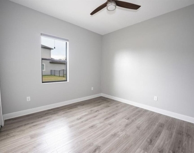 913 Buckhurst Drive - Photo Thumbnail 30