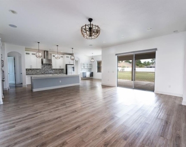 913 Buckhurst Drive - Photo Thumbnail 10