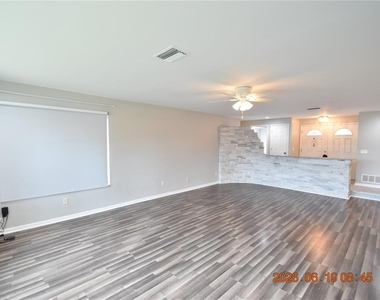 3273 Harbor Lake Drive - Photo Thumbnail 6