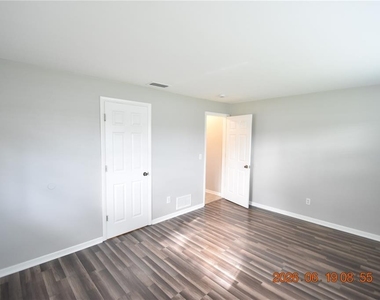 3273 Harbor Lake Drive - Photo Thumbnail 34