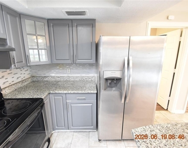 3273 Harbor Lake Drive - Photo Thumbnail 13