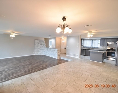3273 Harbor Lake Drive - Photo Thumbnail 9