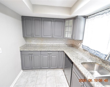 3273 Harbor Lake Drive - Photo Thumbnail 14