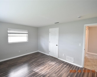 3273 Harbor Lake Drive - Photo Thumbnail 35