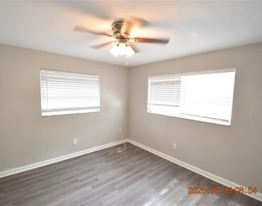 3273 Harbor Lake Drive - Photo Thumbnail 27