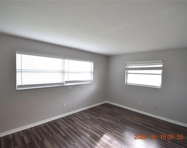 3273 Harbor Lake Drive - Photo Thumbnail 32