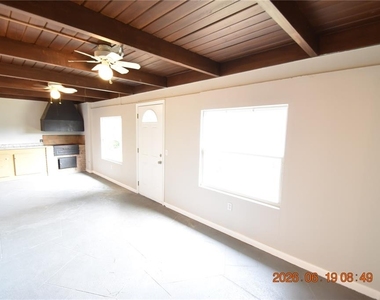 3273 Harbor Lake Drive - Photo Thumbnail 16