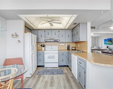 6104 Palma Del Mar Boulevard S - Photo Thumbnail 11