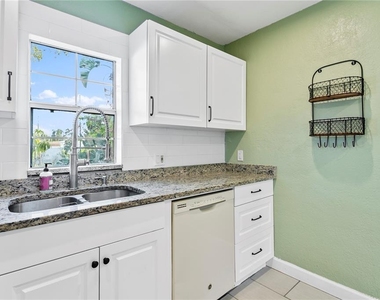 4740 22nd Avenue N - Photo Thumbnail 14