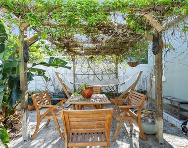 4740 22nd Avenue N - Photo Thumbnail 1