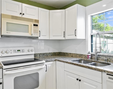 4740 22nd Avenue N - Photo Thumbnail 11