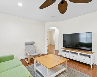 4740 22nd Avenue N - Photo Thumbnail 6