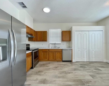 18417 Meadow Blossom Lane - Photo Thumbnail 9