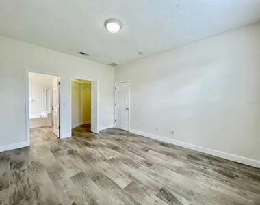18417 Meadow Blossom Lane - Photo Thumbnail 13