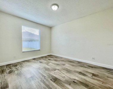 18417 Meadow Blossom Lane - Photo Thumbnail 12