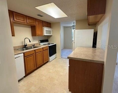 130 Sabal Court - Photo Thumbnail 8